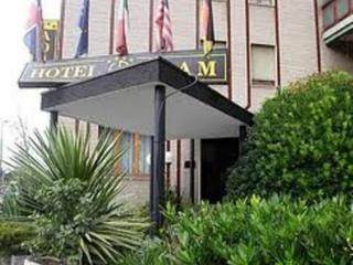 凯里尼亚 Club Z酒店 外观 照片